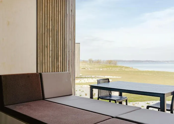 Simple Lifestyle And Starry Sky On Helnaes בית נופש